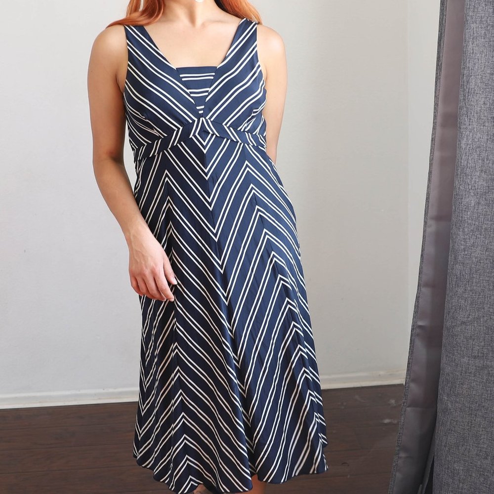 TALBOTS A-LINE NAVY DRESS WITH CHEVRON PRINT 10